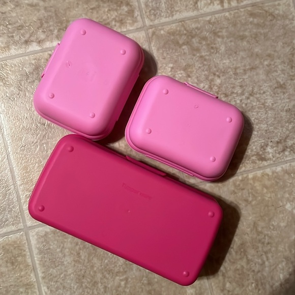 Tupperware Hello kitty set - Picture 2 of 3